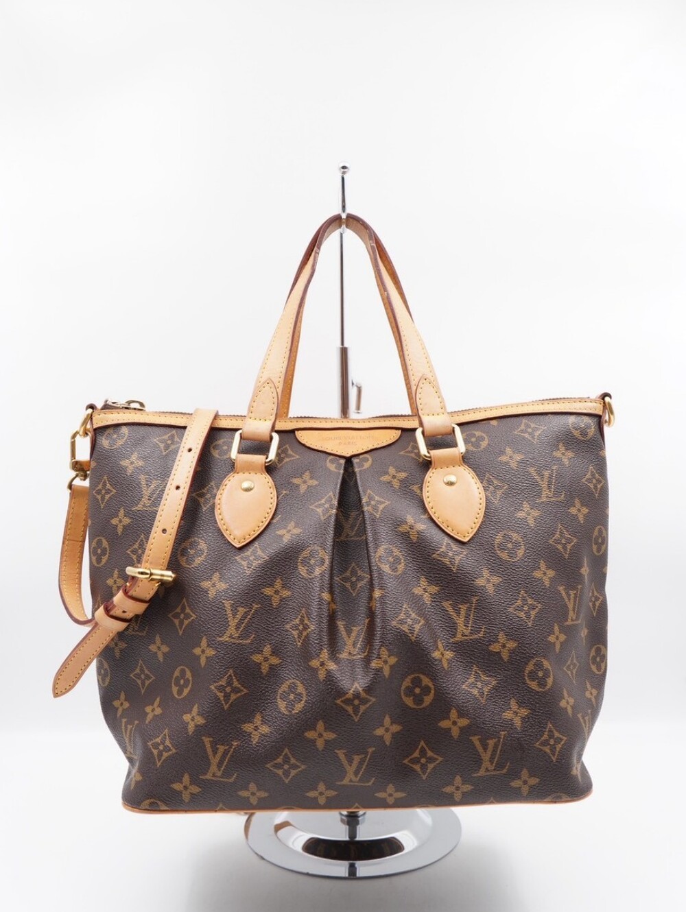 CL48 💕 Louis Vuitton Monogram Palermo